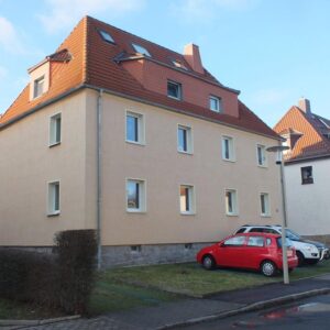 1 ZKB + Balkon in Zwickau-Auerbach, Dachgeschoss-Wohnung mit EBK