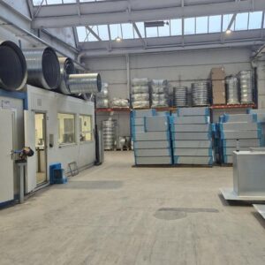 Produktionshalle mit Kranbahn,  großzügigen Flächen und Büroraum im Leskanpark in Köln-Dellbrück