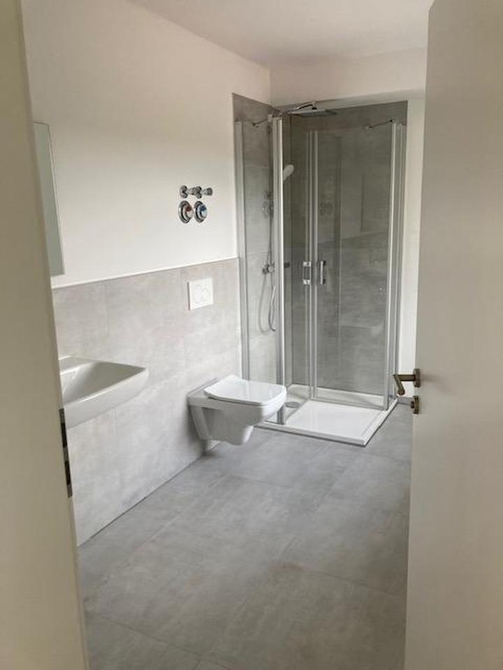 Moderne 2-Zimmer-Wohnung mit Balkon und Blick ins Grüne in Lalling – Bild 5