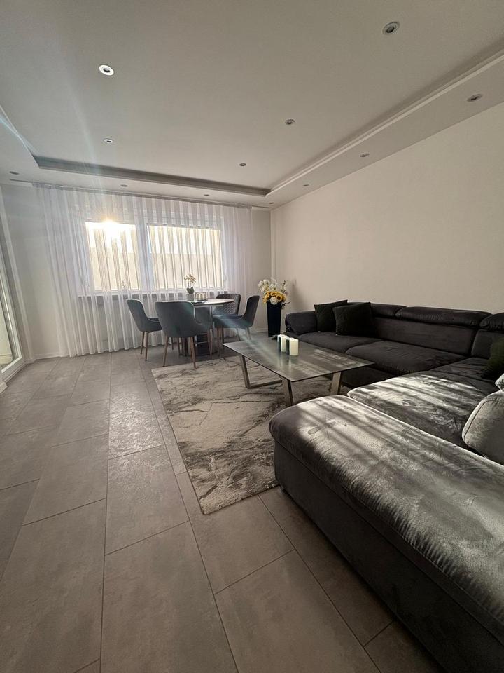 "Luxus trifft Design - kernsanierte 2,5 -Zimmer-Wohnung mit Vollausstattung" – Bild 3