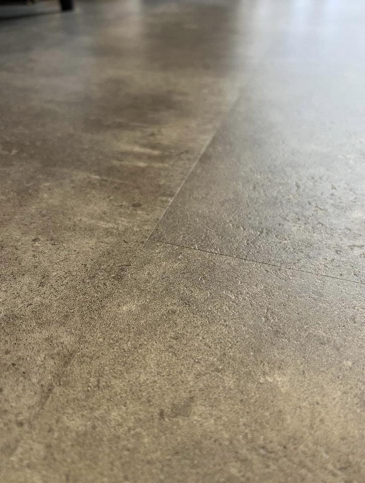 *Privat* Stilvoll modernisierte 3,5 Zimmer Wohnung in Wiesbaden – Bild 11