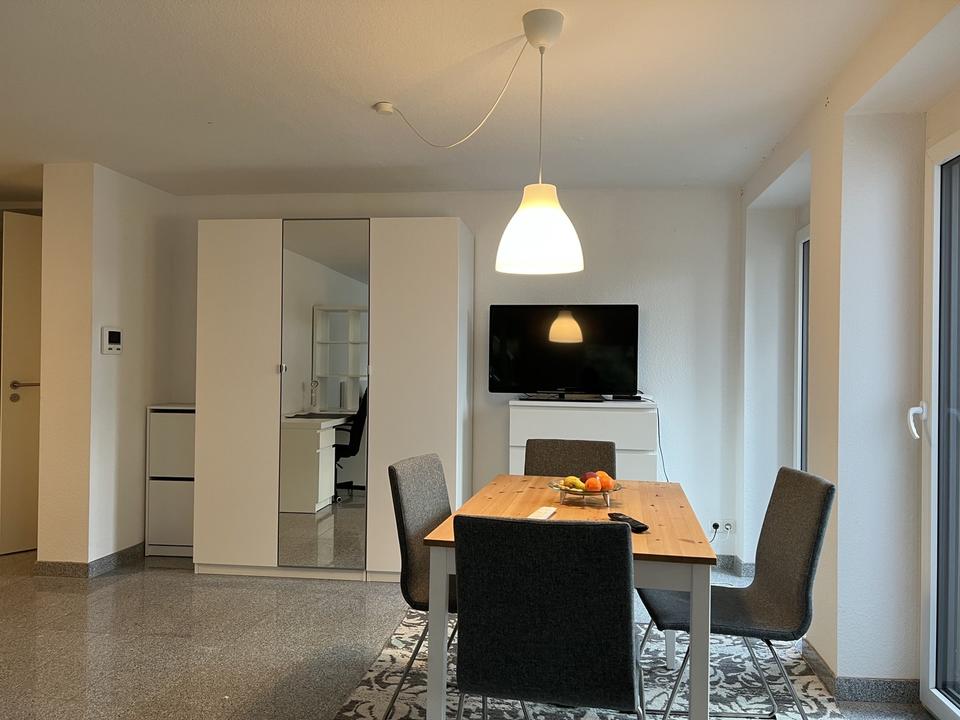 *Möbliert* Exklusive 1,5-Zimmer-Wohnung mit Terrasse und Fußbodenheizung – Bild 3