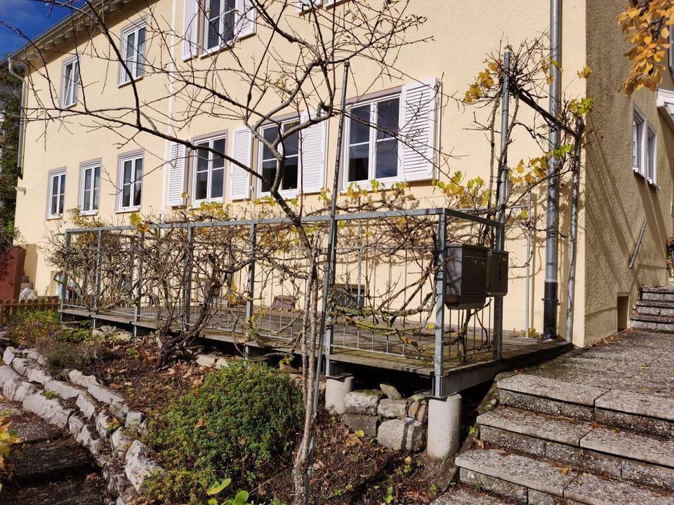 Attraktives Doppelhaus mit sieben Zimmern und Einbauküche im Zentrum von Rottweil – Bild 4