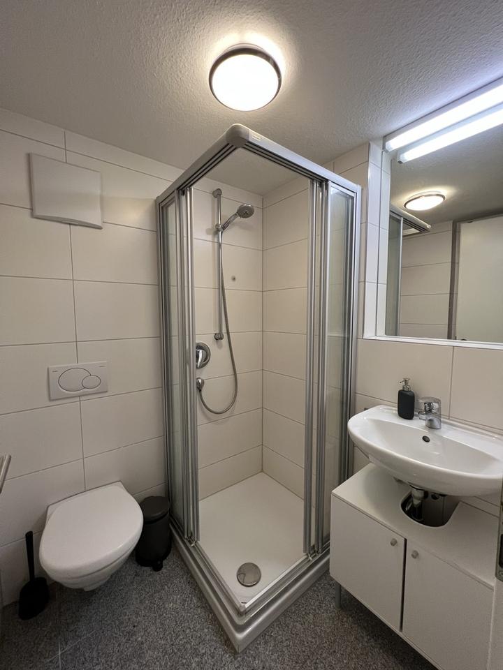 *Möbliert* Exklusive 1,5-Zimmer-Wohnung mit Terrasse und Fußbodenheizung – Bild 6