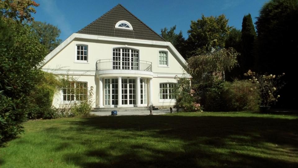 Von Privat: Herrschaftliche Villa am Ende einer elbnahen Sackgasse in Othmarschen