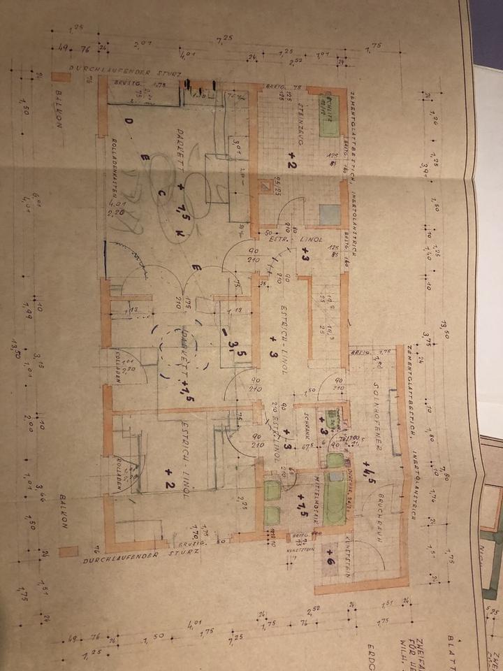 Attraktives 9-Zimmer-Ein - Zweifamilienhaus in Eningen mit unverbaubaren Blick auf die Alb – Bild 15