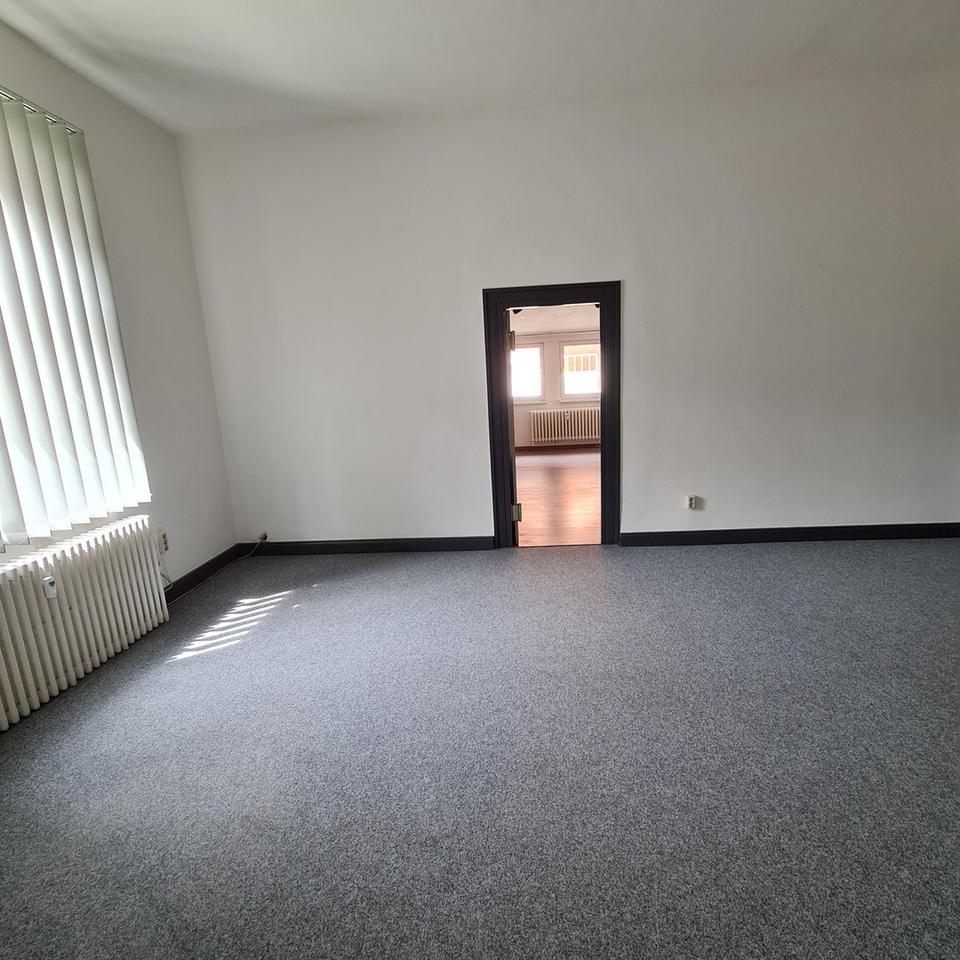 Büro ebenerdig, ruhig, Option auf 2 Pkw - Stellplätze – Bild 18