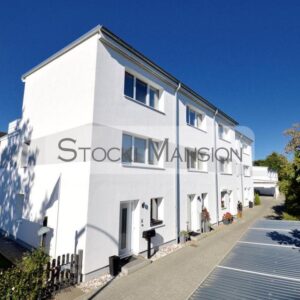 VOLLAUSGESTATTETES KFW40-STADTHAUS NÄHE U1 & AIRPORT