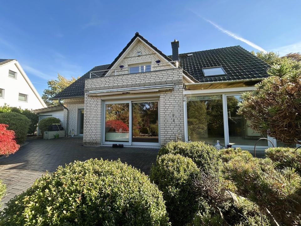 Zweifamilienhaus mit Gartenidylle in Spielstraßenlage – Bild 3