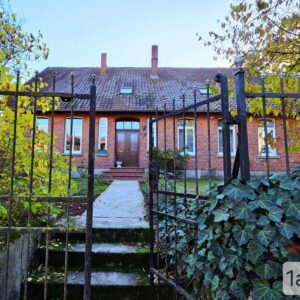 Großes Ein- bis Zweifamilienhaus