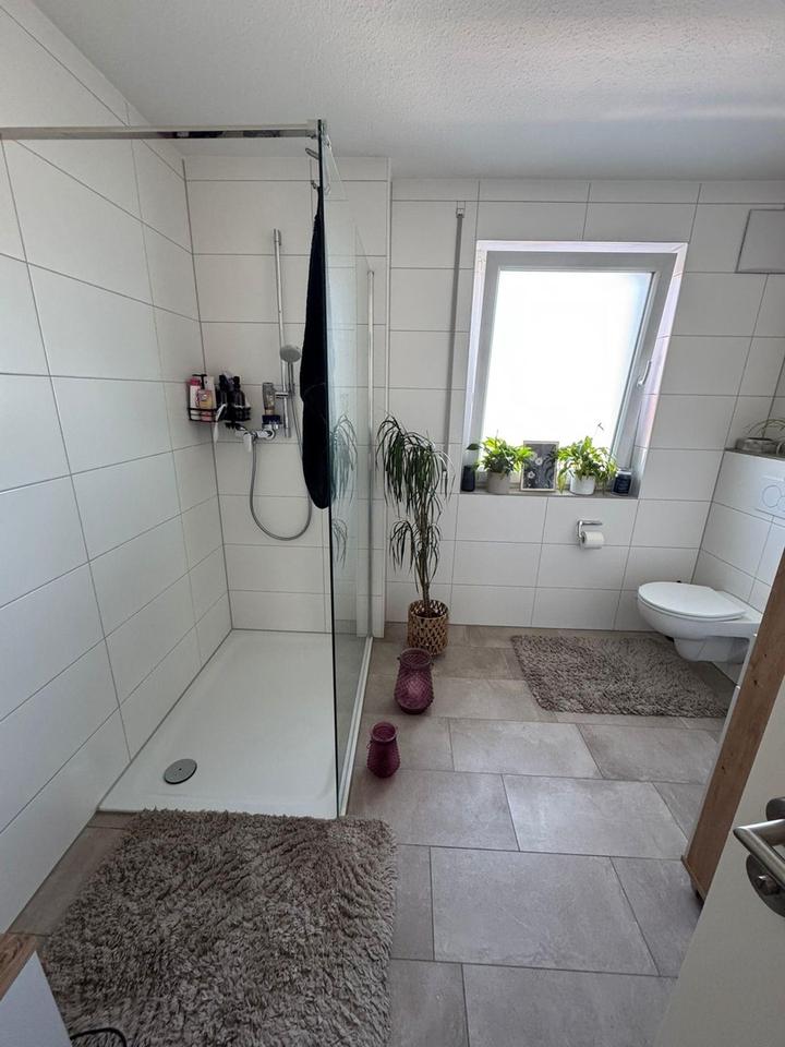 Moderne 3,5 Zimmer Erdgeschosswohnung in traumhafter Lage – Bild 7