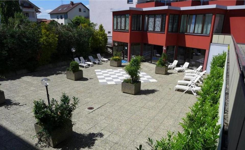 3-Zimmerwohnung am Bodensee mit Küche, Balkonen und Schwimmbad – Bild 15