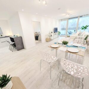 EXKLUSIVER WOHNTRAUM - Erstbezug nach Komplettsanierung – 2-ZKB mit Süd-Balkon, Stellplatz