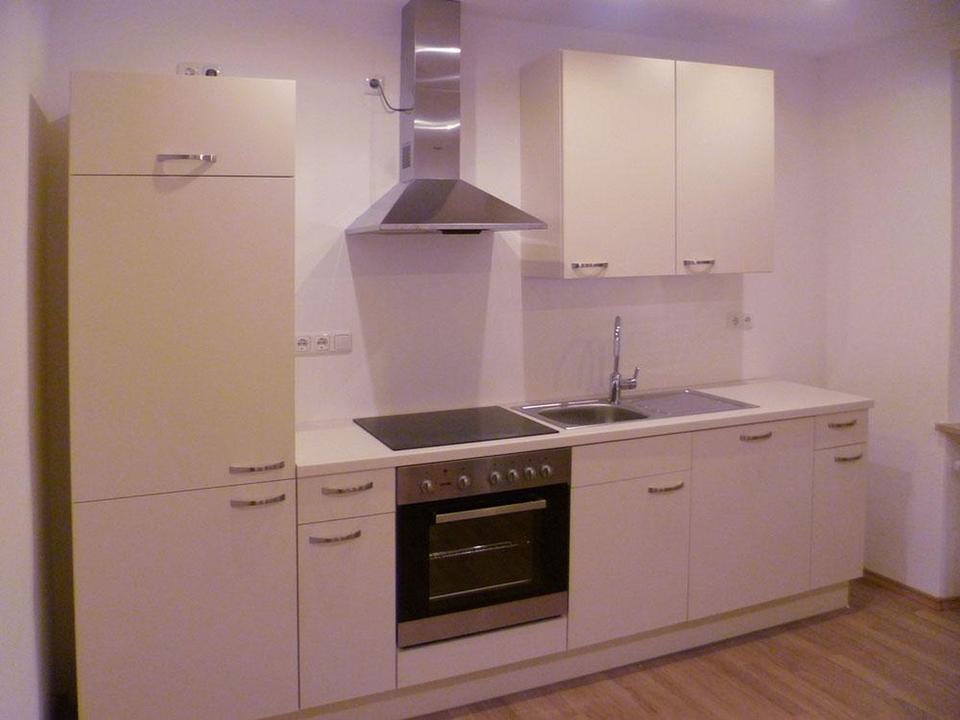 Schöne renovierte 2-Zi-Altbauwohnung und EBK in Bogen Zentrum – Bild 6