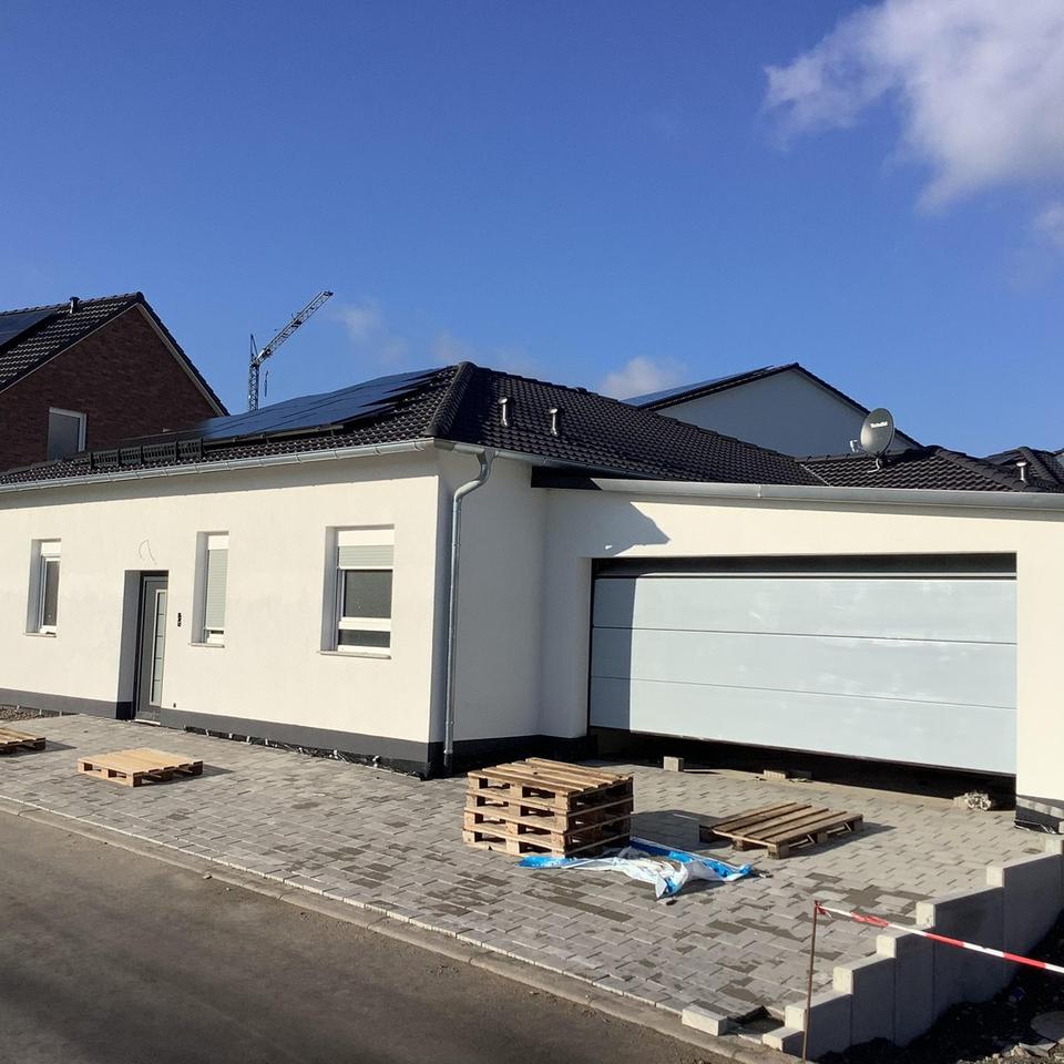 Neubau Bungalow mit Doppelgarage im Neubaugebiet Marien Höhe – Bild 24