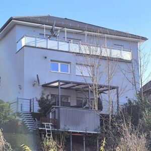 Einfamilienhaus mit Stadtblick zu verkaufen