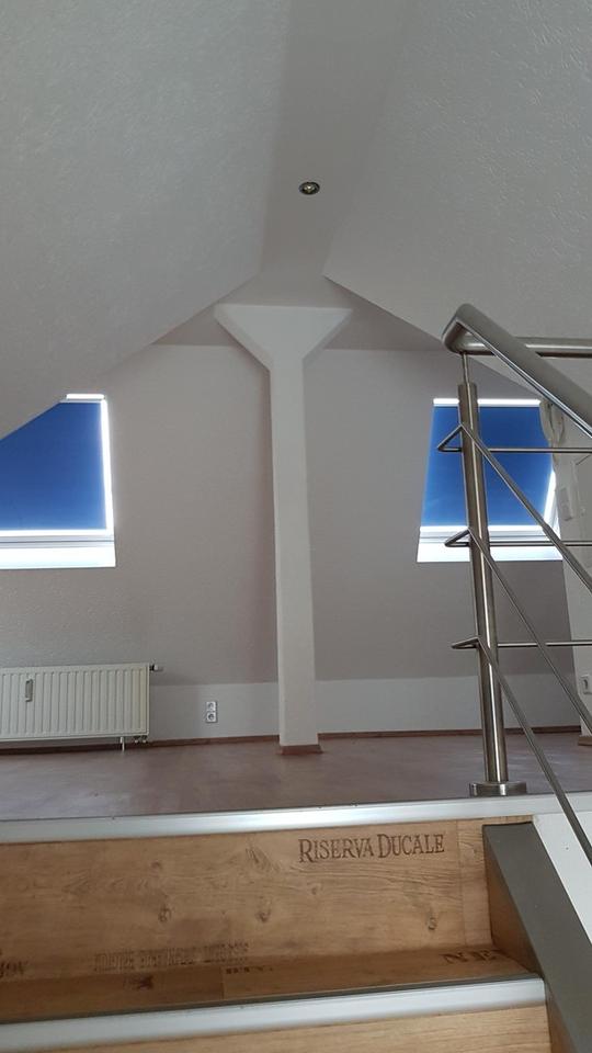 1 ZKB + Balkon in Zwickau-Auerbach, Dachgeschoss-Wohnung mit EBK – Bild 7