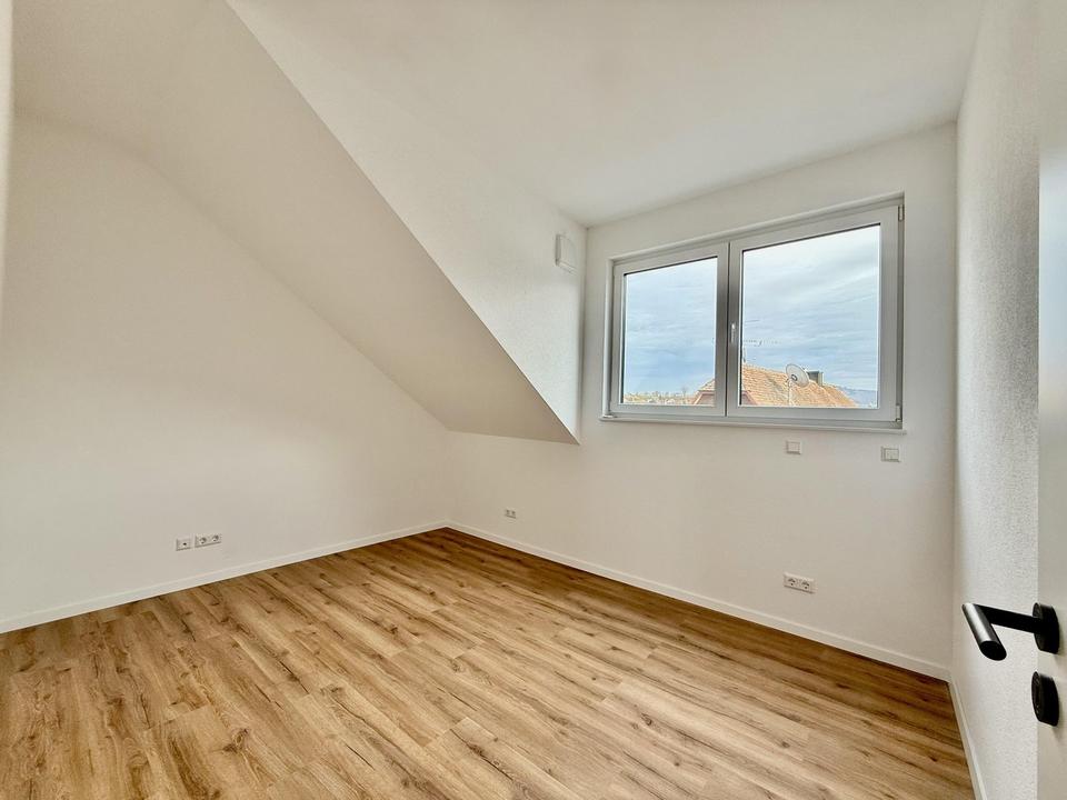 Neubau-Standard 3-Zi.-Wohnung 66 m² mit Küche, Balkon & Parkplatz in Friesenheim! – Bild 7