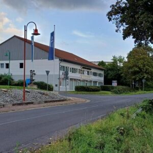 Vielseitig nutzbare Gew. Immobilie (Büro, Praxis, Halle, Produktion, Handwerk, Handel). 1a Lage