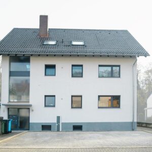 Attraktives Mehrfamilienhaus mit 4 WEs, voll vermietet, energetisch saniert