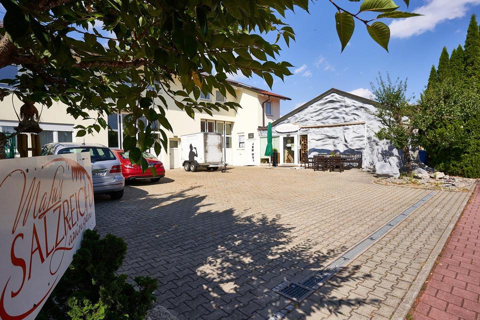 ATTRAKTIVES ANWESEN MIT WOHN- UND GEWERBEEINHEITEN IN LAUINGEN – Bild 14