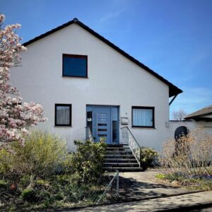 Einfamilienhaus in ruhiger Lage mit Fernblick und großem Grundstück - provisionsfrei!
