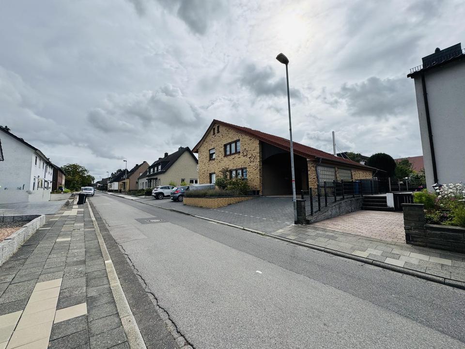 100% bezugsfrei! Mehrgenerationen Haus. Freistehend, Provisionsfrei. EFH mit ELW – Bild 5