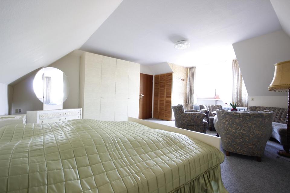 Provisionsfrei: Ostseenahes EFH/ZFH mit 212 m2, 1.347 m2 eigenem Grundstück & 4 Garagen – Bild 27