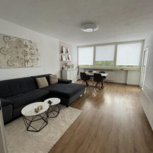 Schöne 3 Zimmerwohnung mit Balkon, EBK und TG am Stadtpark