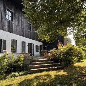 Charaktervolles Anwesen mit vielseitigem Ausbaupotenzial und flexibler Übergabe