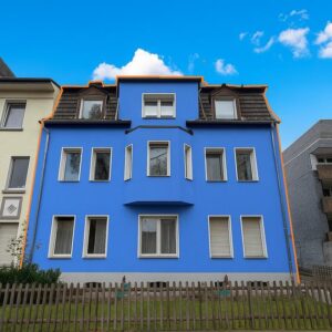 Gepglegtes Dreifamilienhaus mit fünf Garagen in Mülheim-Heißen!