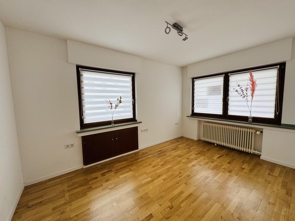 100% bezugsfrei! Mehrgenerationen Haus. Freistehend, Provisionsfrei. EFH mit ELW – Bild 14