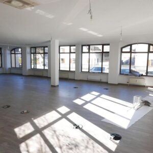 Gut einteilbare, helle Gewerbefläche für Büro- oder Praxisfläche