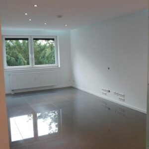 LUXUS Appartament mit Einbauküche, Balkon, Garage