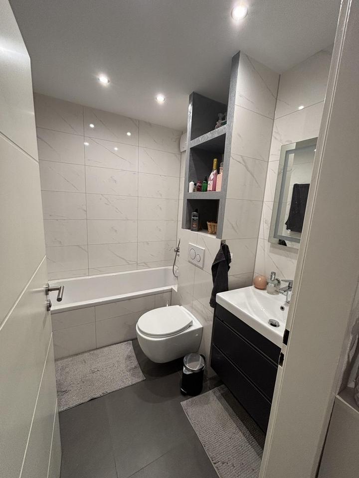 "Luxus trifft Design - kernsanierte 2,5 -Zimmer-Wohnung mit Vollausstattung" – Bild 10