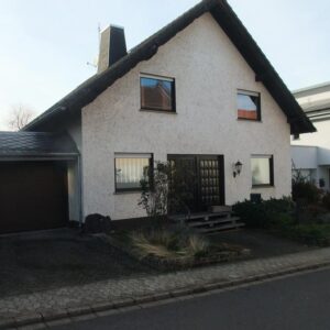 Freistehendes  EFH mit Potential zum Mehrgenerationenhaus  !