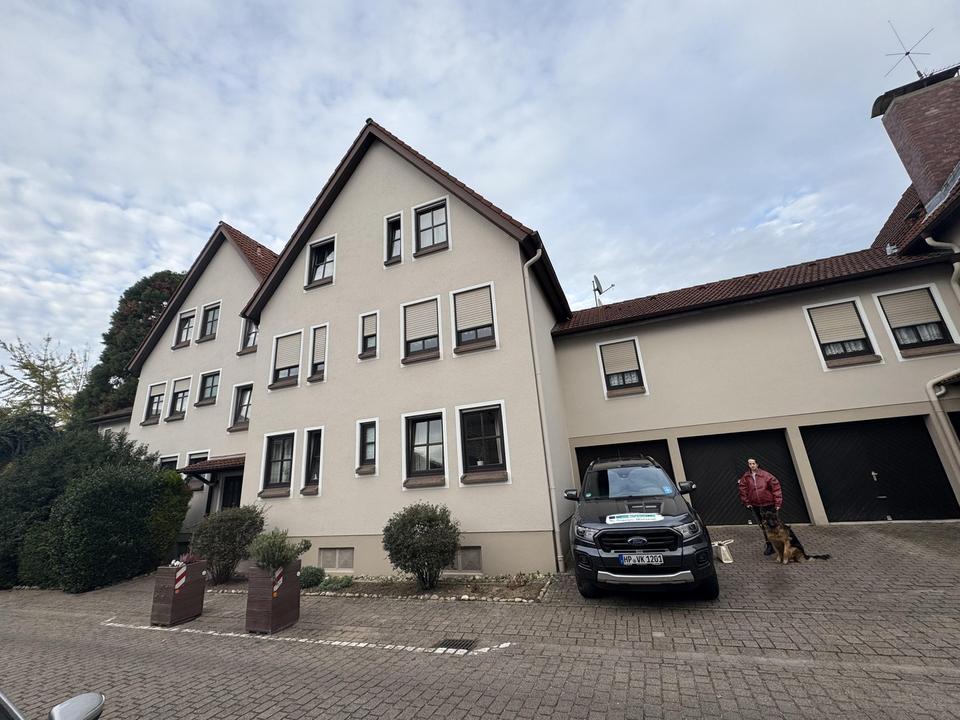 2 ZKB Dachgeschosswohnung in Ortskernlage mit Blick auf die Weinberge – Bild 2