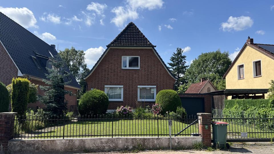 Sanierungsobjekt in Hamburg-Meiendorf - Gestalten Sie ihr Traumhaus für 2 Generationen – Bild 37