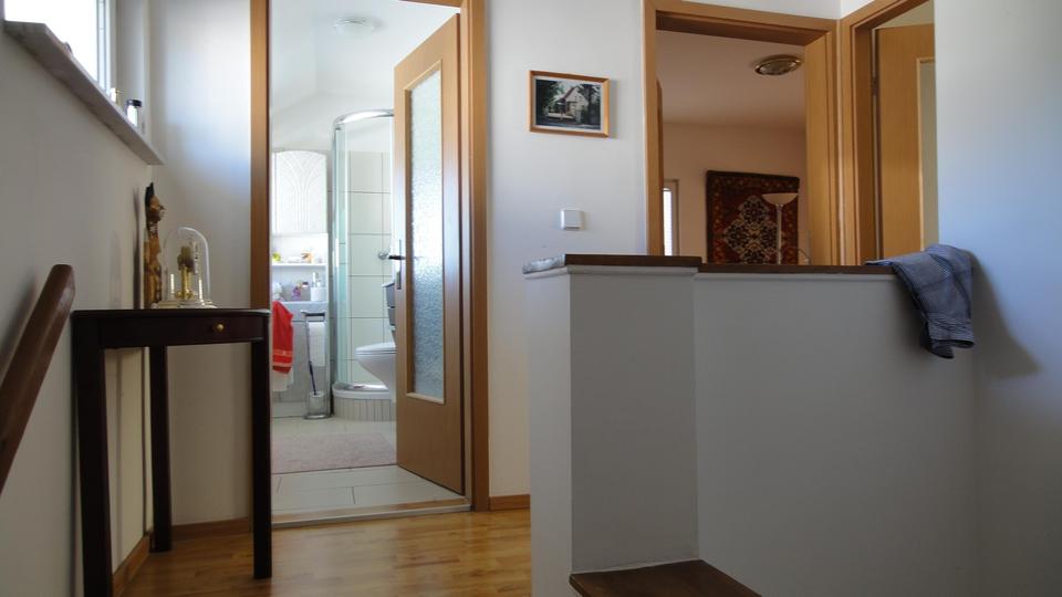 Wohnen am Wasser – Einfamilienhaus mit direktem Seezugang – Bild 9