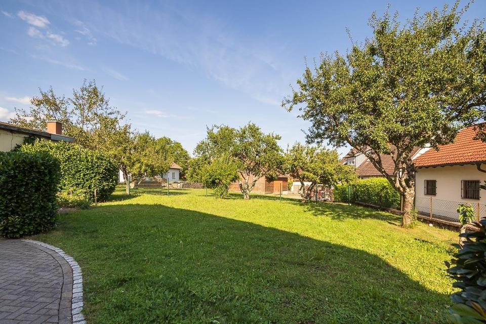 Attraktives MFH auf weitläufigem Grundstück mit großer Scheune - ruhig & renditestark – Bild 9