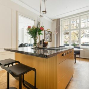 Exklusive kernsanierte Wohnung in Jugendstilhaus Nähe Kudamm in Charlottenburg-Wilmersdorf