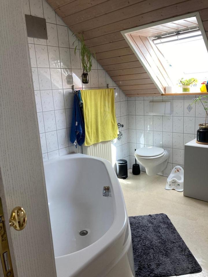 Sonnige Wohnung mit Charme und viel Platz – Bild 15