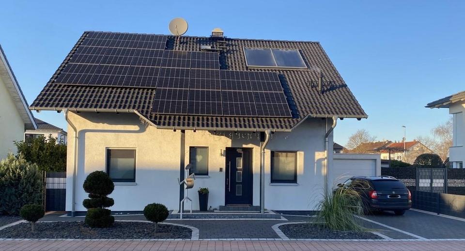 Modernes, freistehendes Einfamilienhaus in naturnaher Lage von Bürstadt – ideal für Familien