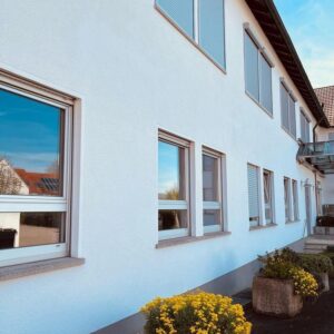 Helles Büro mit gepflegtem Parkett in direkter Nähe zur U3