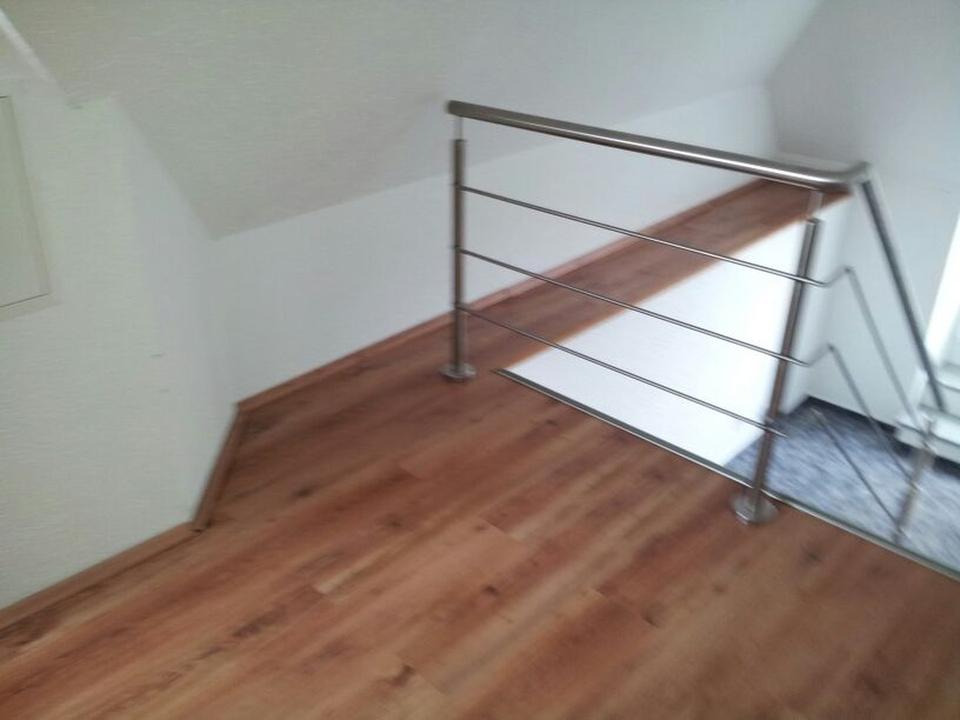 1 ZKB + Balkon in Zwickau-Auerbach, Dachgeschoss-Wohnung mit EBK – Bild 13