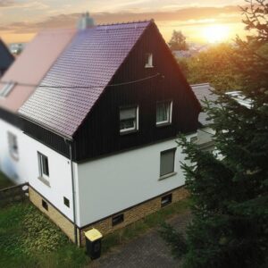 Großzügige Doppelhaushälfte mit Wintergarten, Kamin und Doppelgarage