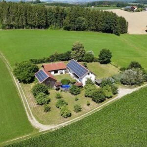 Außergewöhnlicher Vierseithof in traumhafter Alleinlage