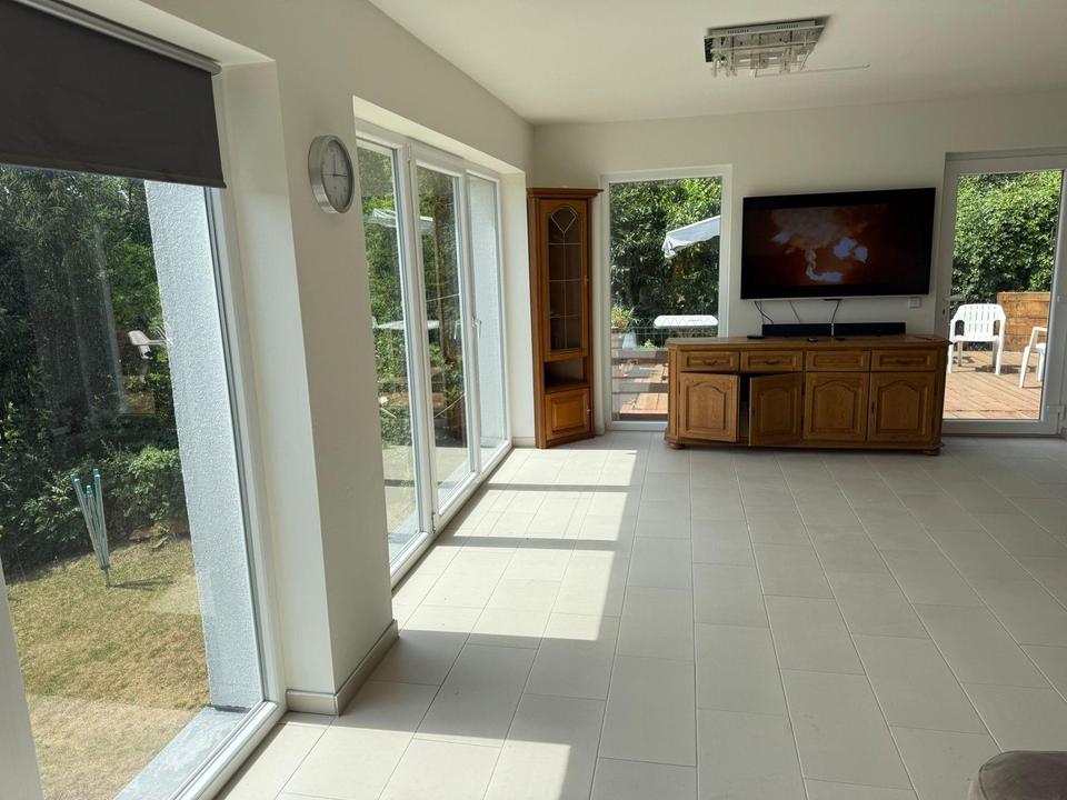 Wohnen am Wasser – Einfamilienhaus mit direktem Seezugang – Bild 6