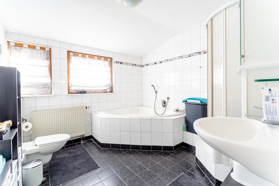 *Provisionsfrei* Großzügiges Wohn- und Geschäftshaus mit 3 Einheiten – Bild 4