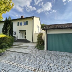 Großzügiges Mehrgenerationenhaus mit Potential